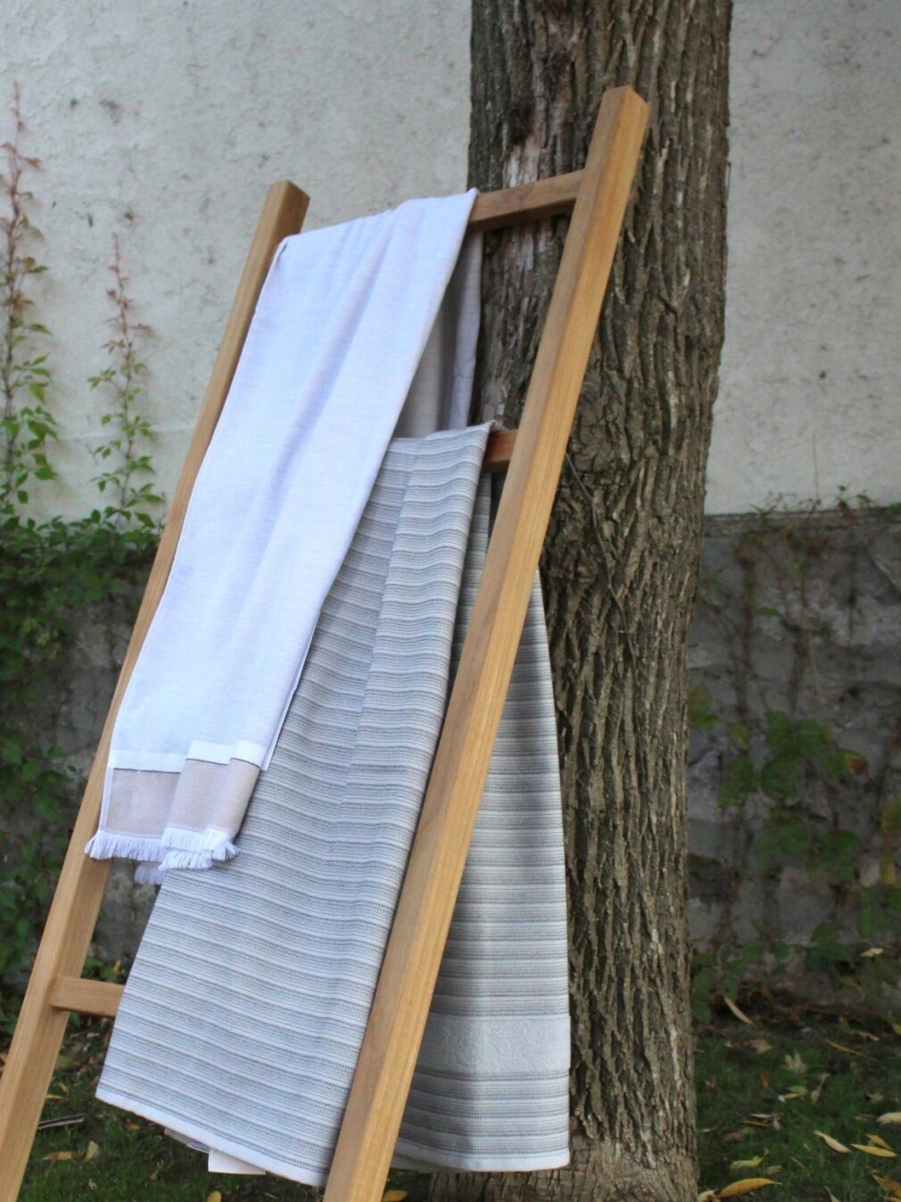 Towel ladder 59in (150 cm) with 5 bars