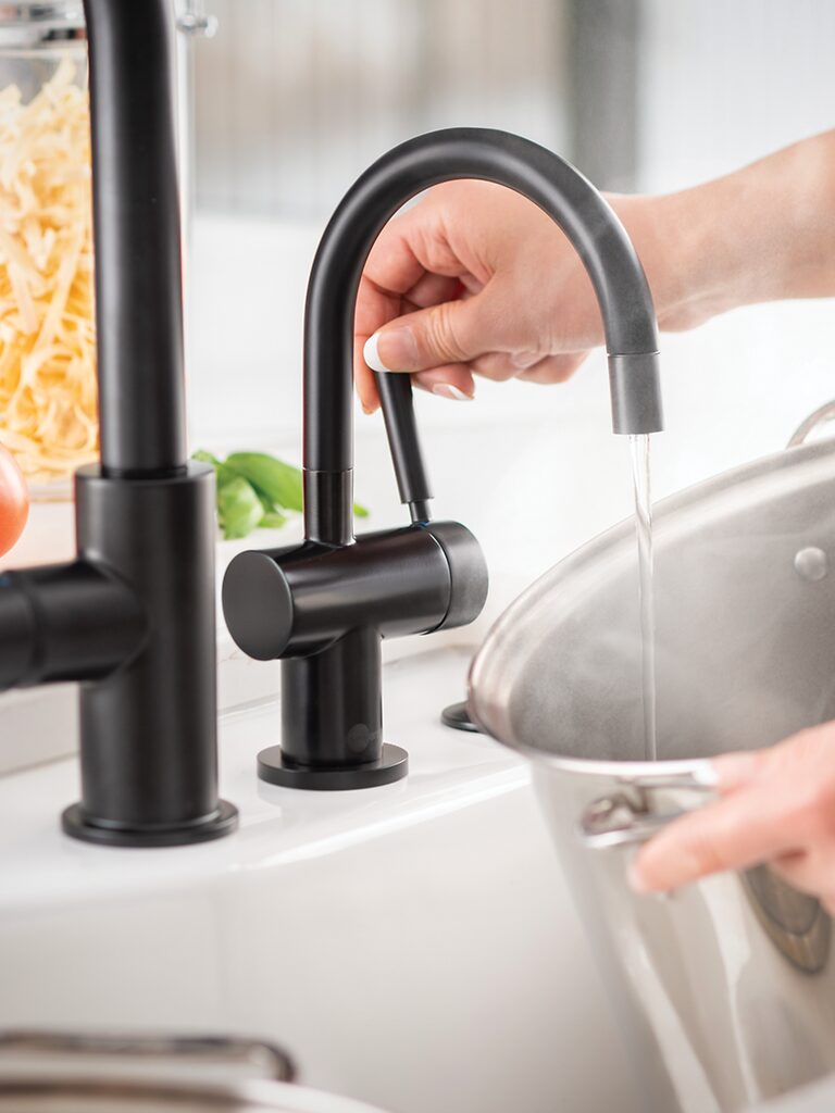 HWT300-F3000S Réservoirs d’eau chaude instantanée numérique et système de filtration